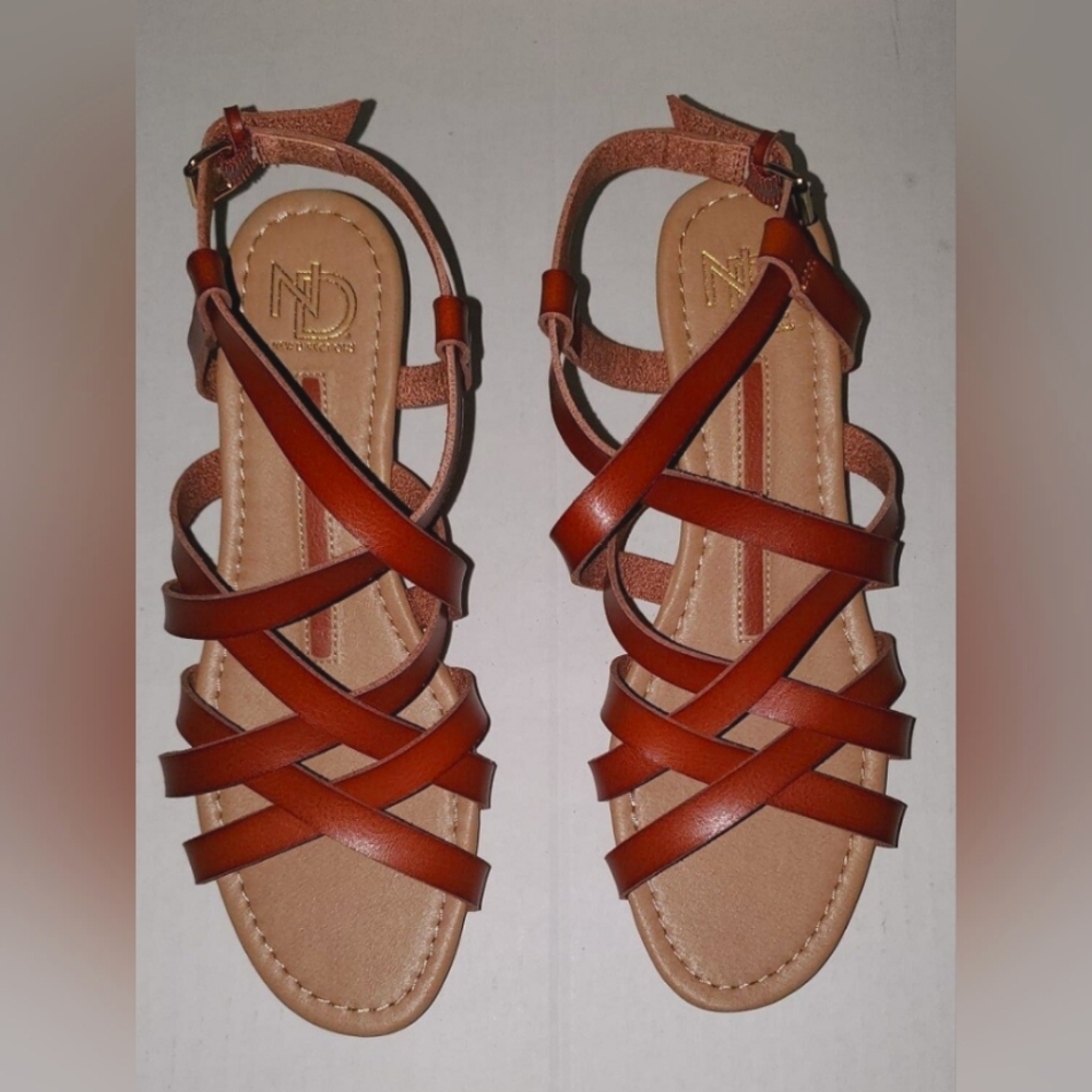New Directions Sabina Strappy Sandal - Size 10 - Cognac Brown